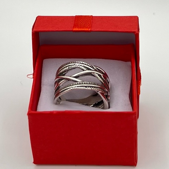 Sterling Silver Infinity Crossover Band Ring - Picture 2 of 3